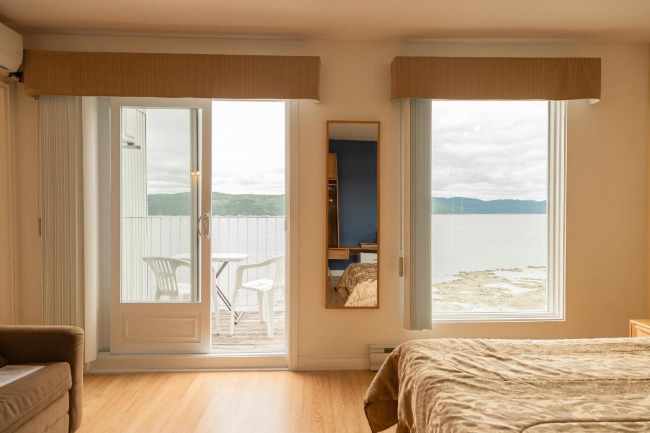 Auberge De La Riviere Saguenay La Baie Exterior photo